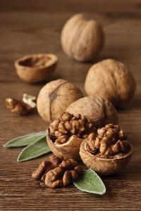 walnuts_73198693